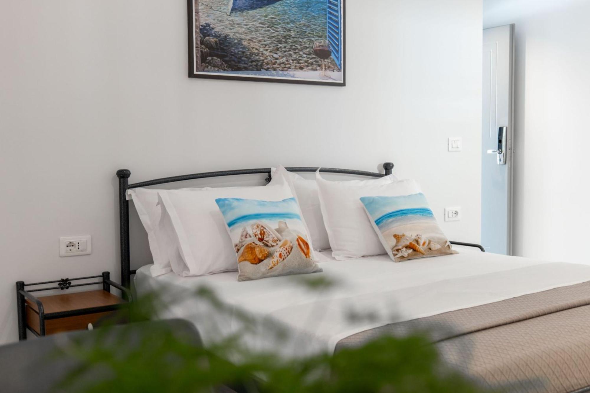 Aleksandra Apartments Sarandë Exterior foto