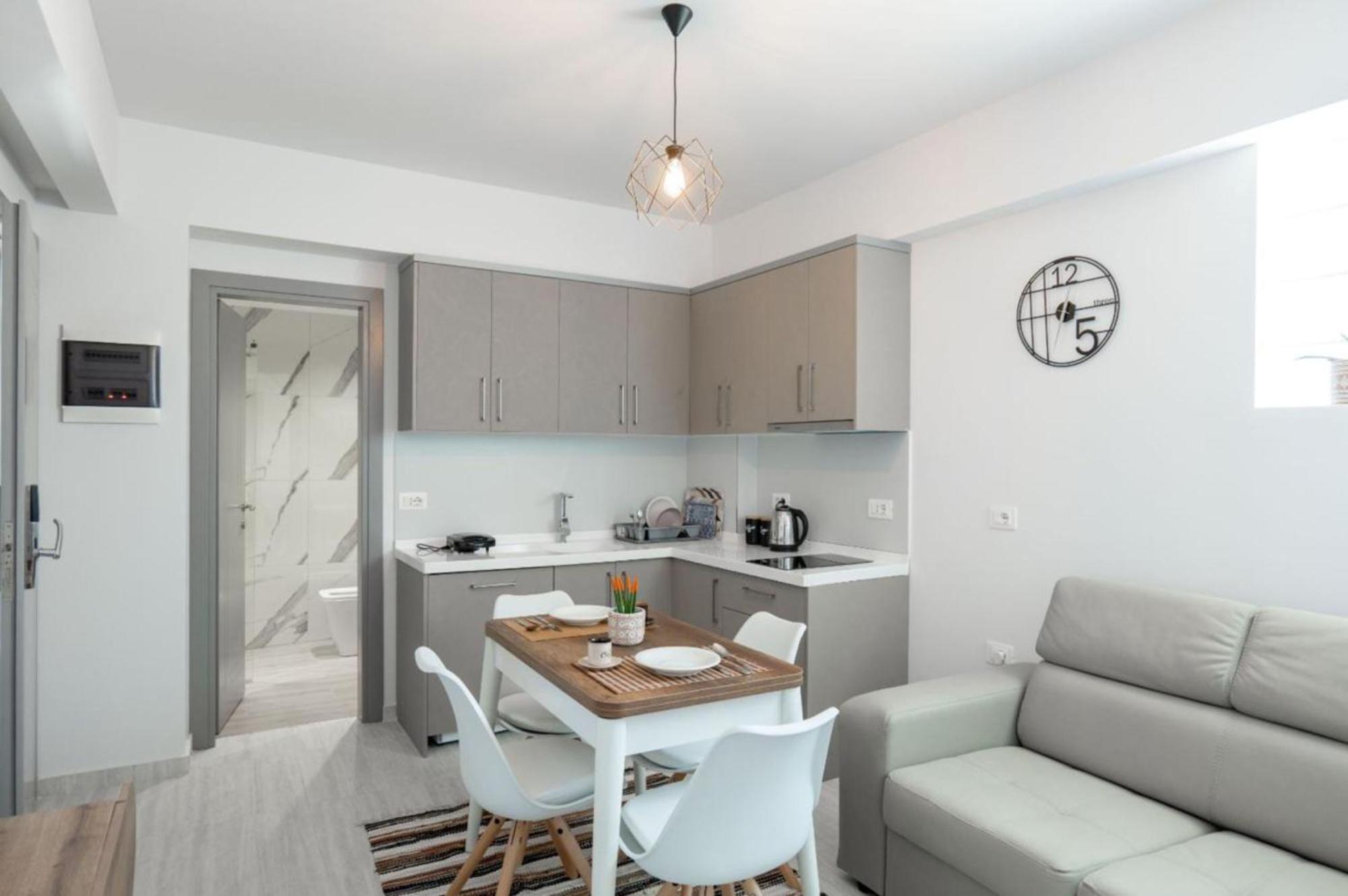 Aleksandra Apartments Sarandë Exterior foto